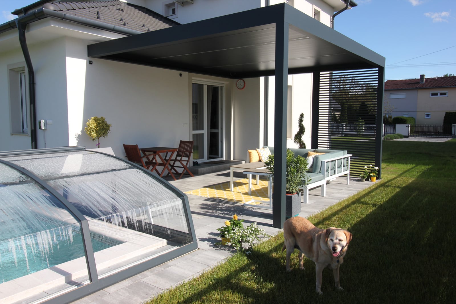 Aluminium bioclimatic pergola