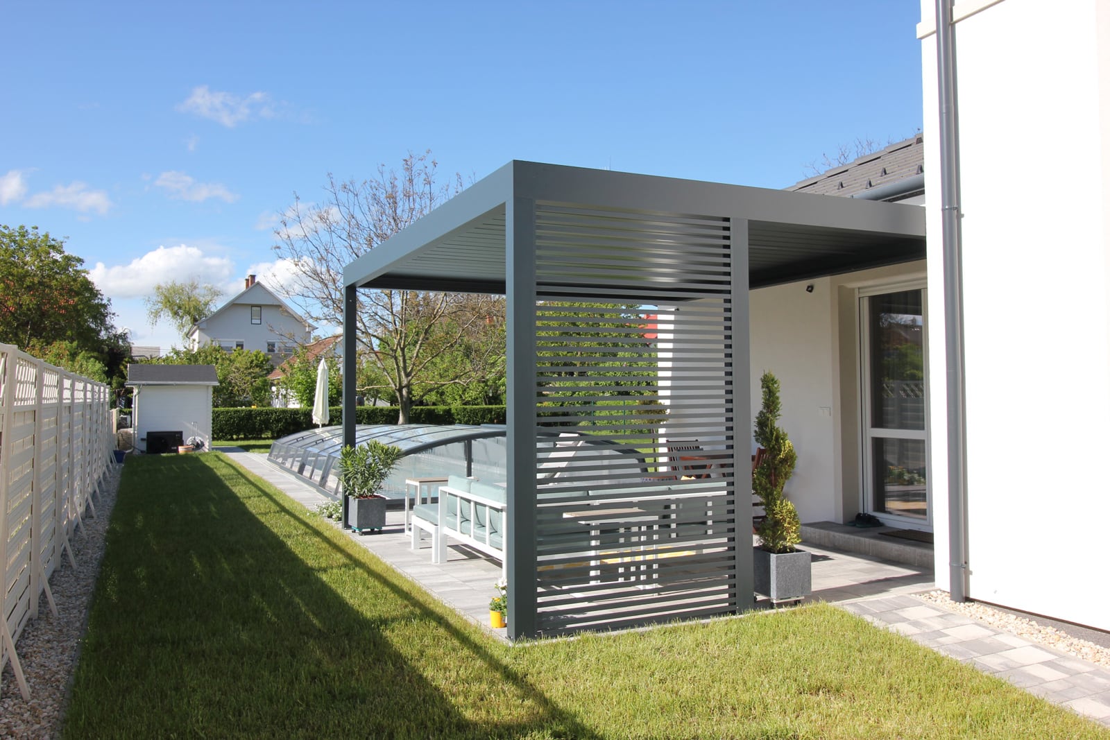 Aluminium bioclimatic pergola