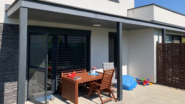 Cleaning an aluminium pergola