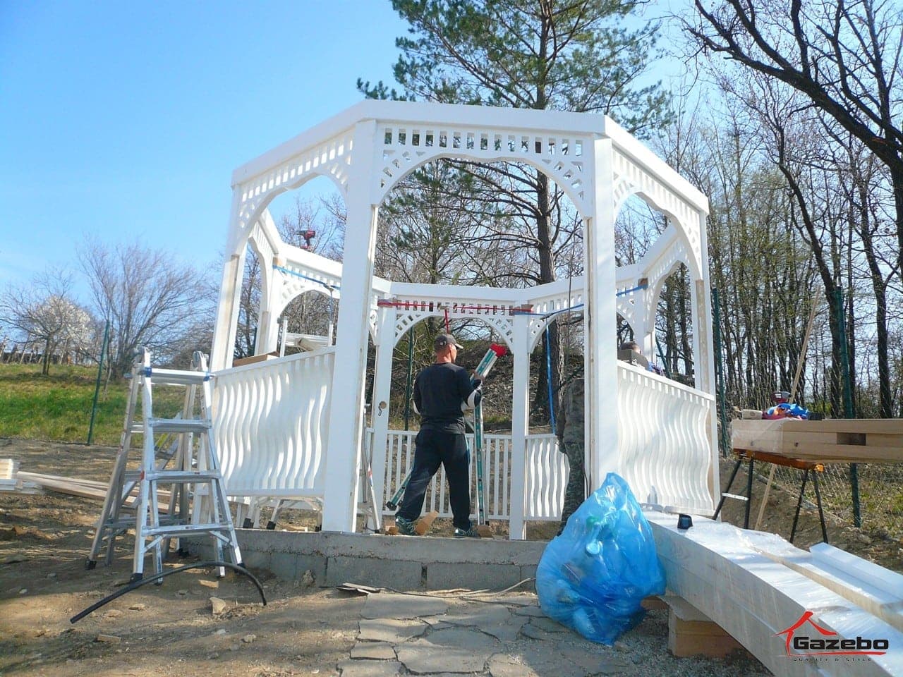 Victoria wooden gazebo – installation