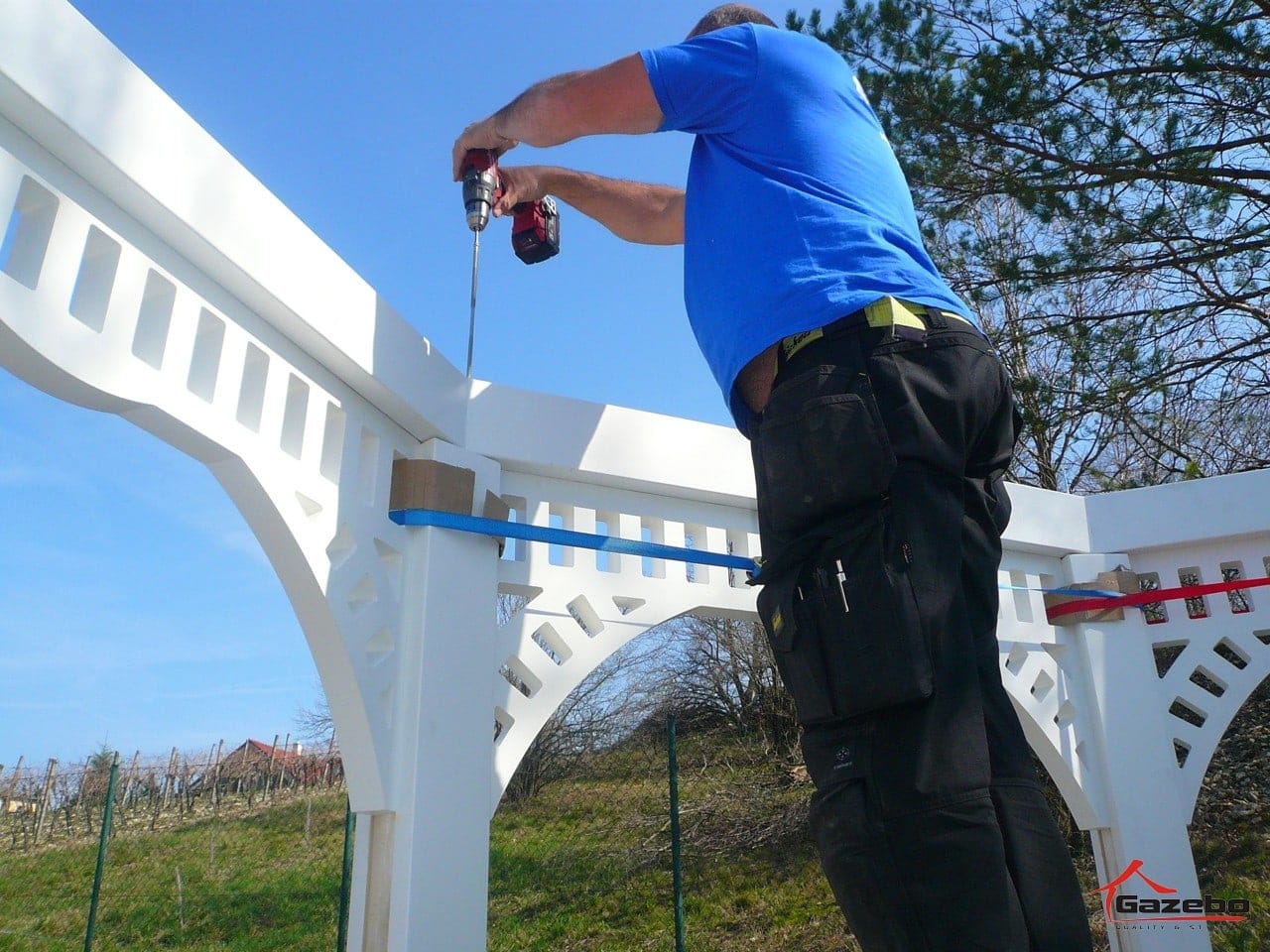 Victoria wooden gazebo – installation