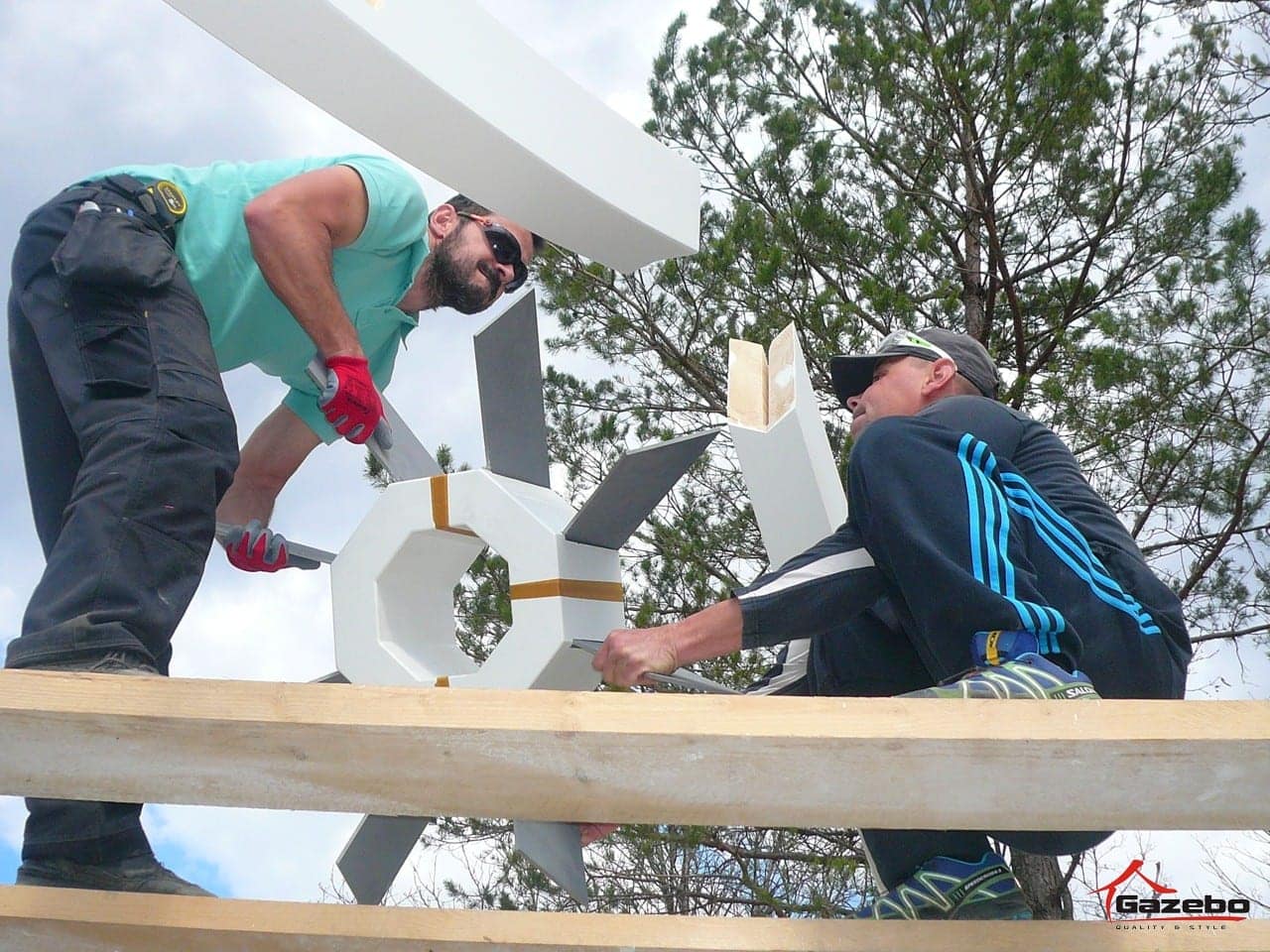 Victoria wooden gazebo – installation