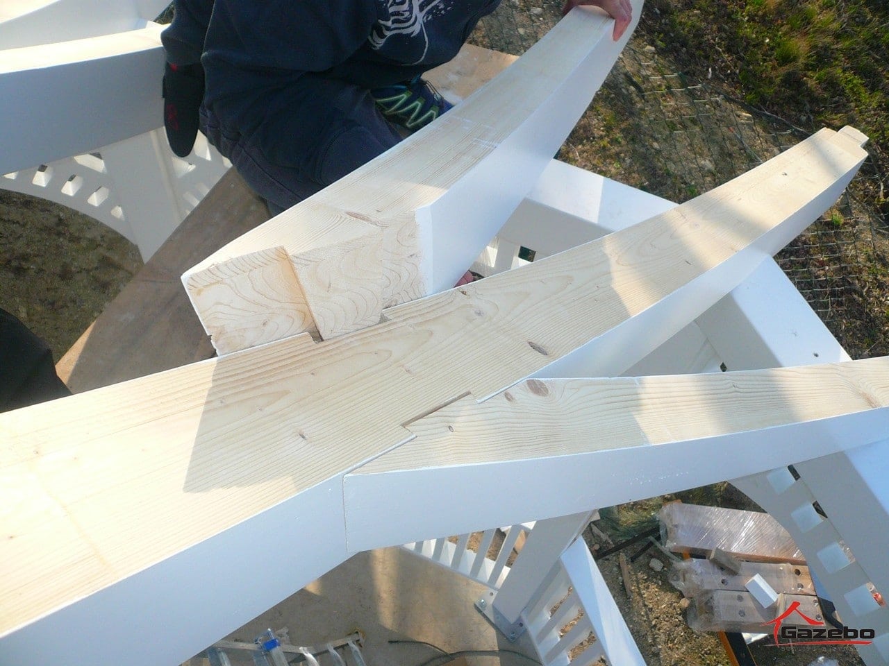 Victoria wooden gazebo – installation