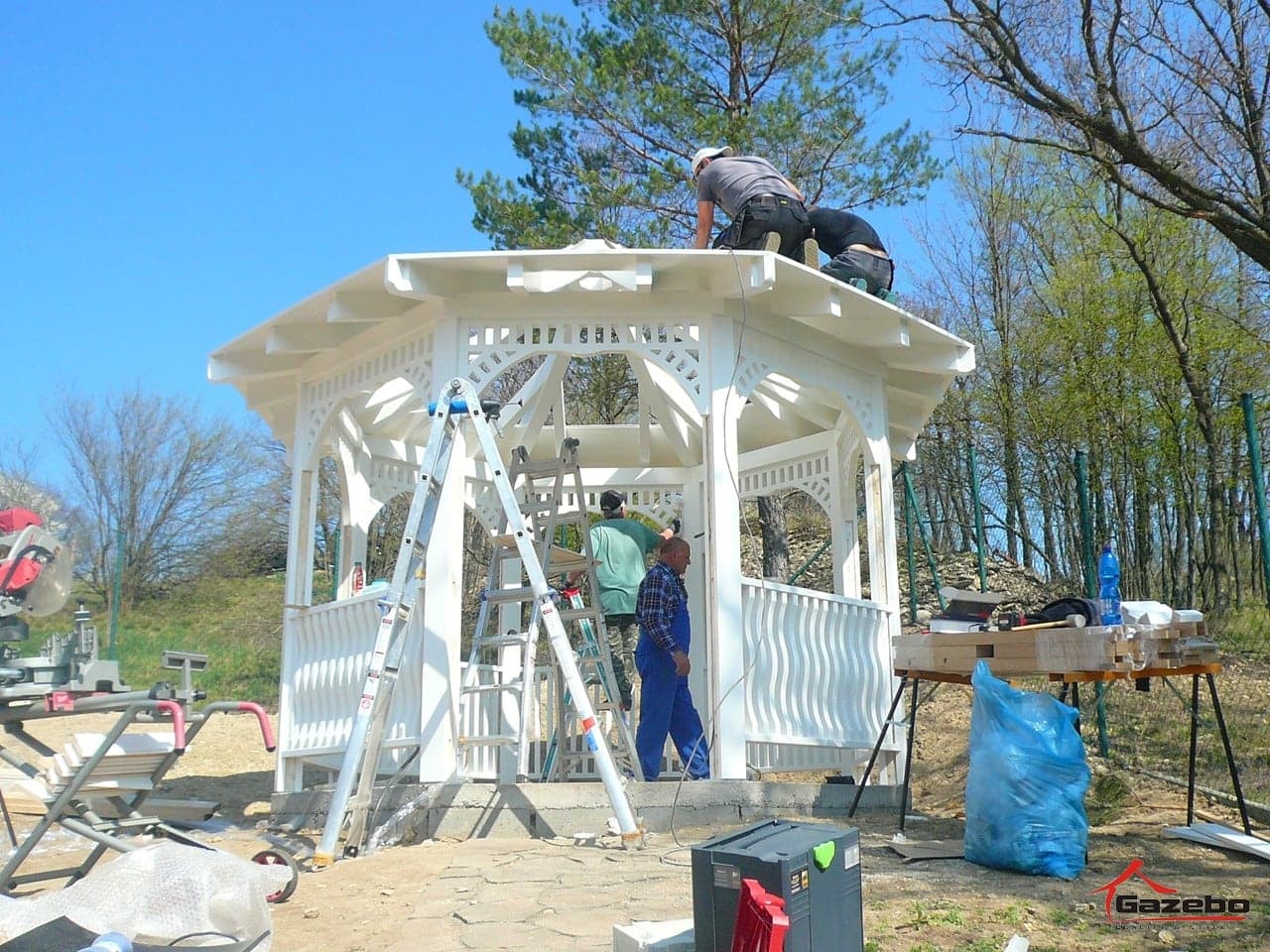 Victoria wooden gazebo – installation