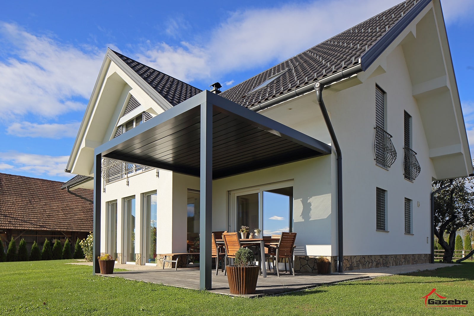 Bioclimatic pergola