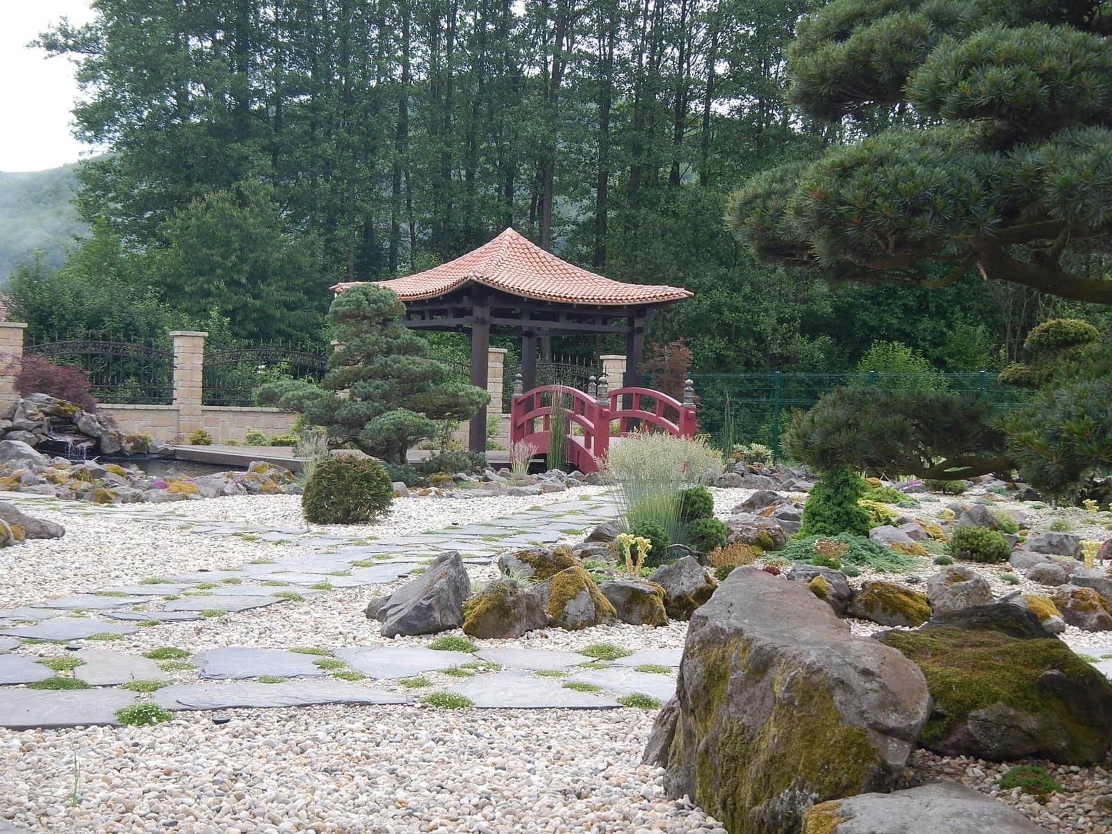 Japanese garden with a Hinode gazebo