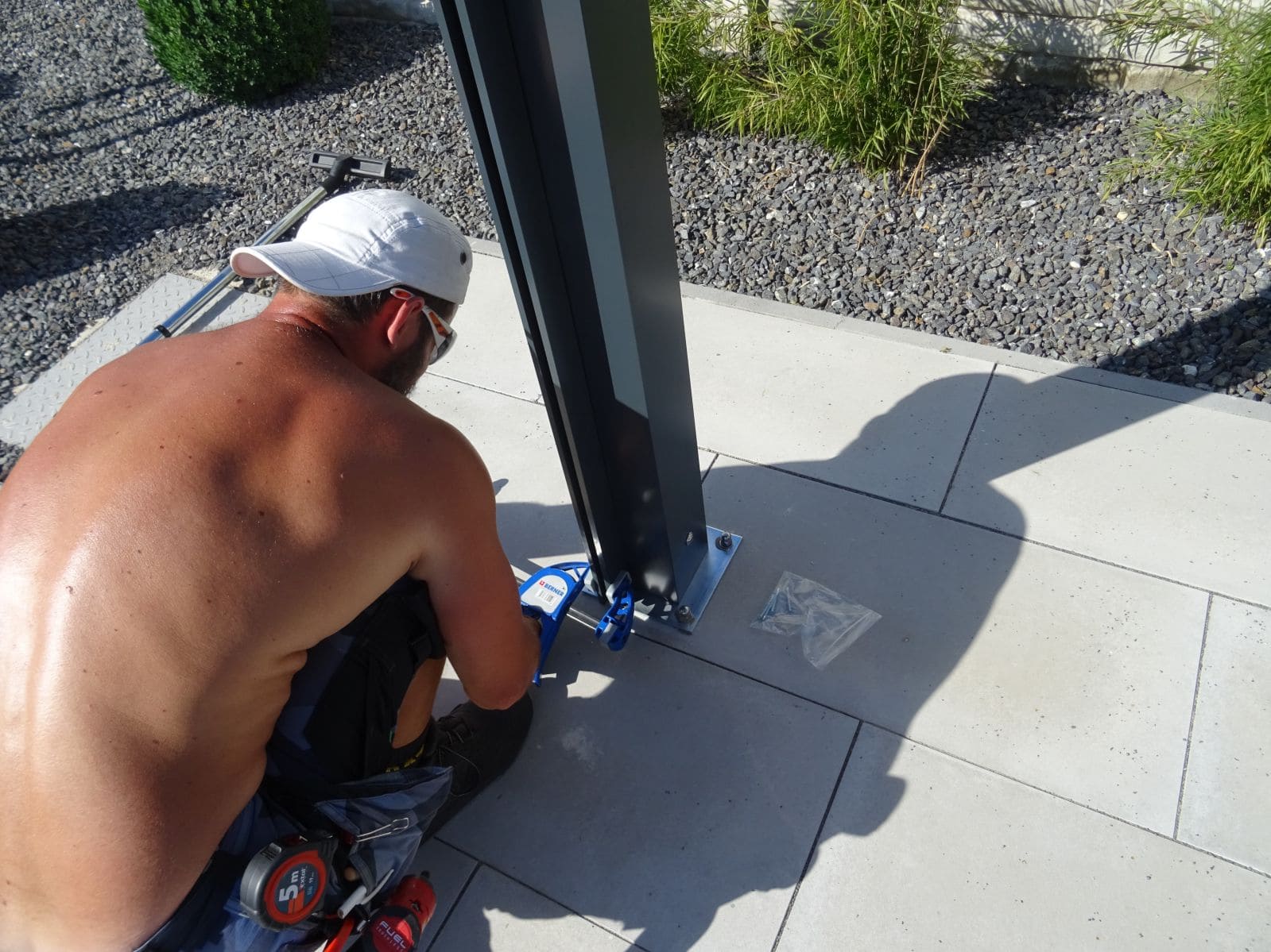 Aluminium bioclimatic pergola with shading
