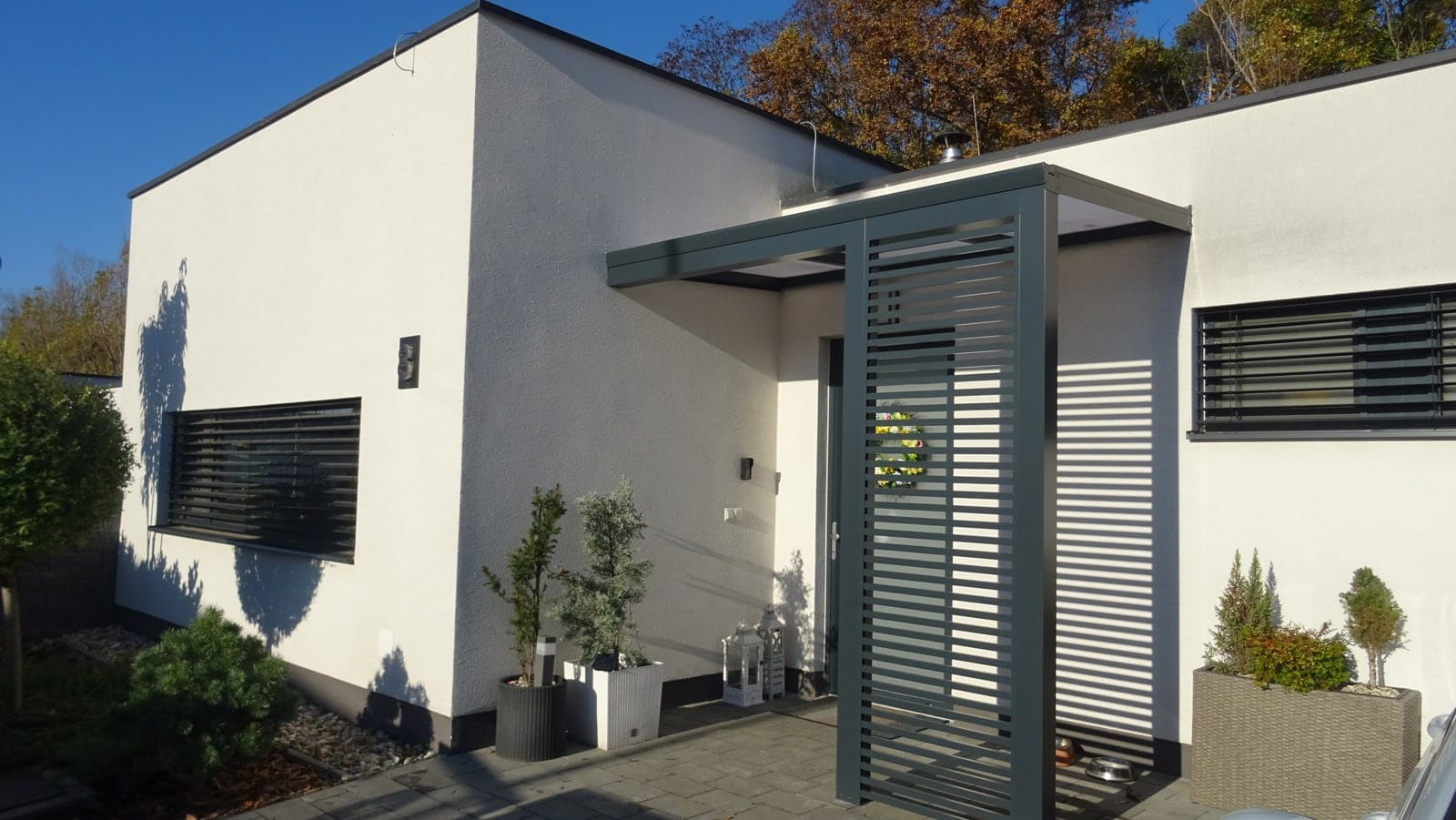 Aluminium canopy over the front door