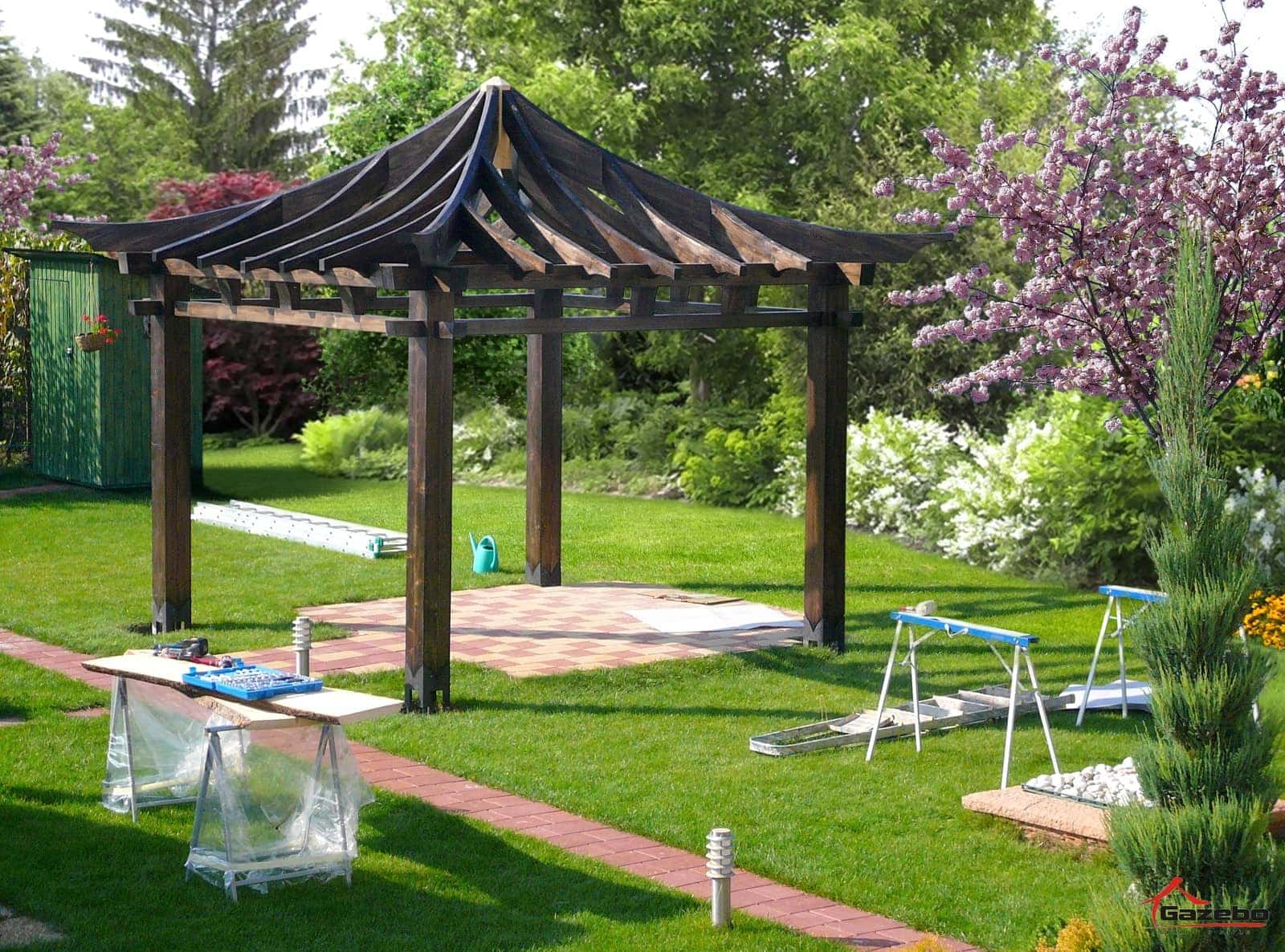 Building the Hinode Japanese gazebo
