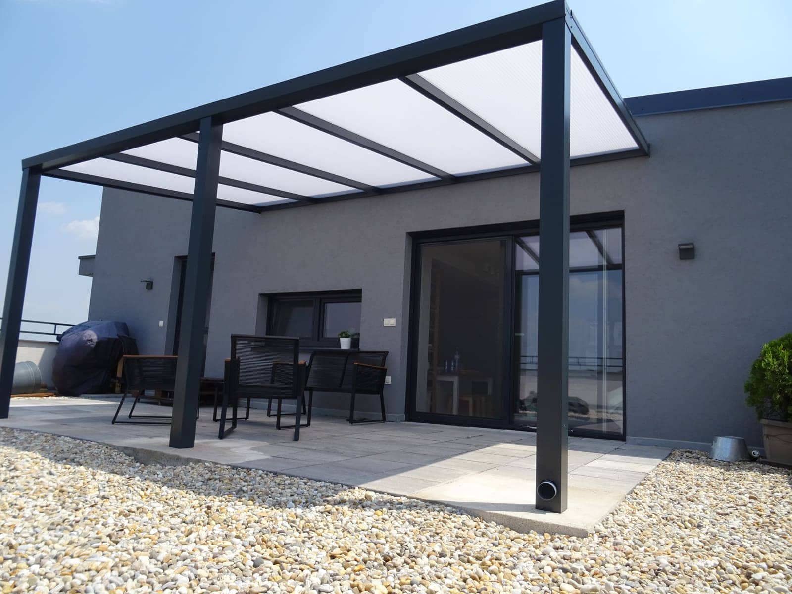 Modern Basic Class aluminium pergola beside a house
