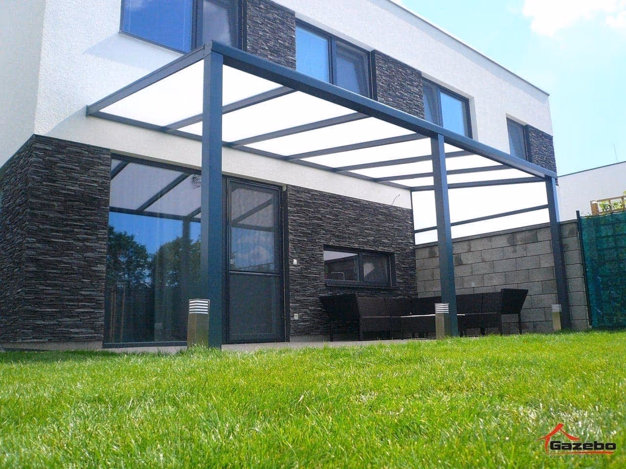 Quality craftsmanship of the Basic Class aluminium pergola