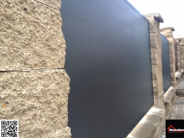 Aluminium fence design-matched to an aluminium pergola
