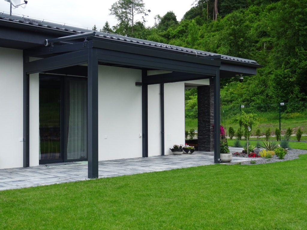 hlinikova pergola s tienacou clonou